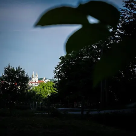 Deja Vu Szallas & Rendezveny