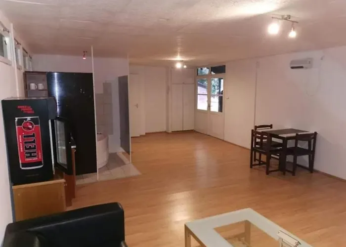 Deja Vu Szallas & Rendezveny Campsite *