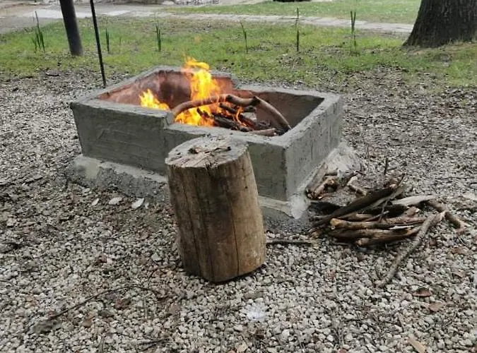 Deja Vu Szallas & Rendezveny Campsite